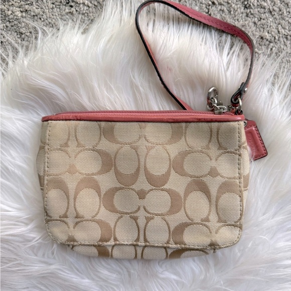 Coach Signature Floral Appliqué Wristlet EUC - Picture 9 of 11